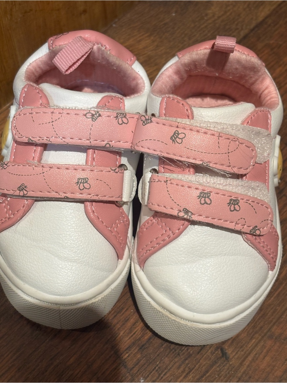 Disney Winnie the Pooh hook & loop faster sneakers toddler size 3